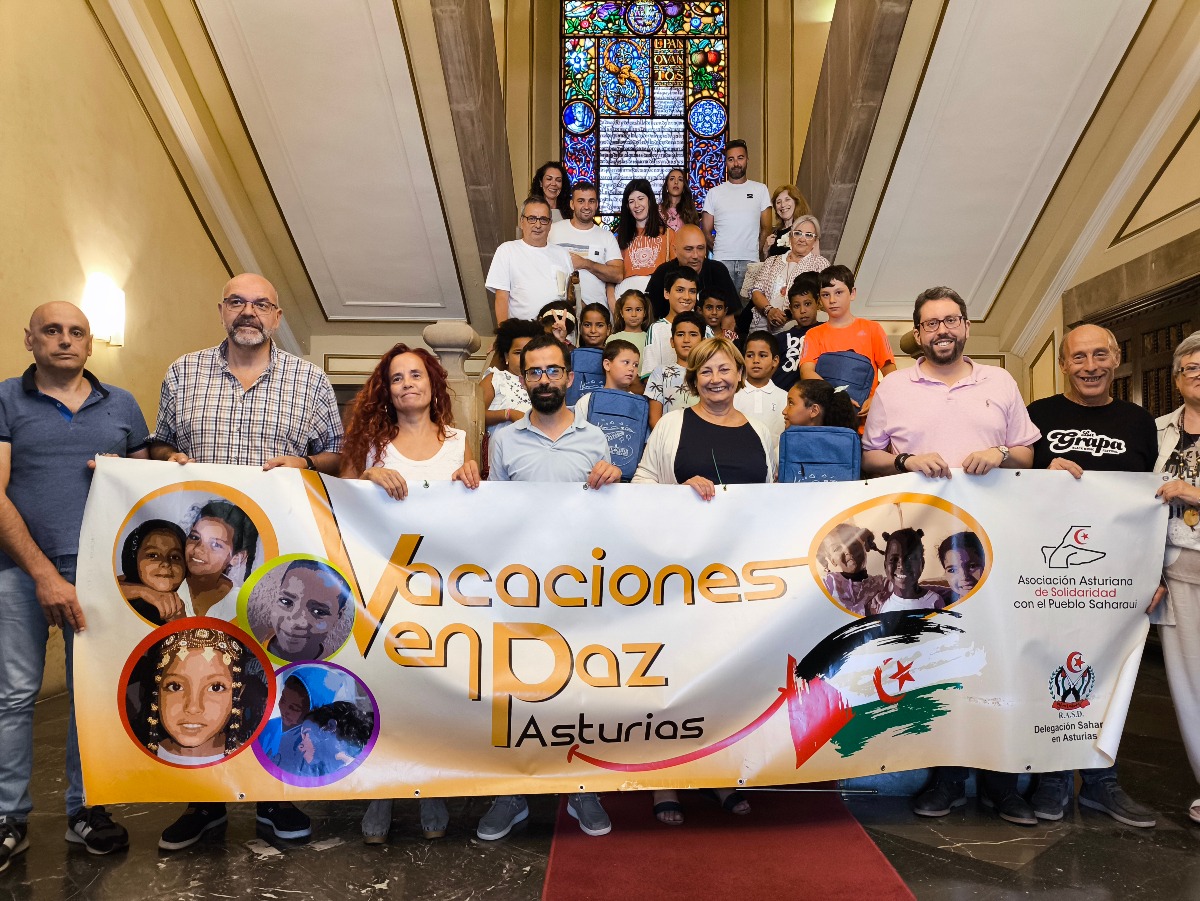 RECEPCIÓN EN EL AYUNTAMIENTO A NIÑAS Y NIÑOS SAHARAUIS DEL PROGRAMA VACACIONES EN PAZ 2024